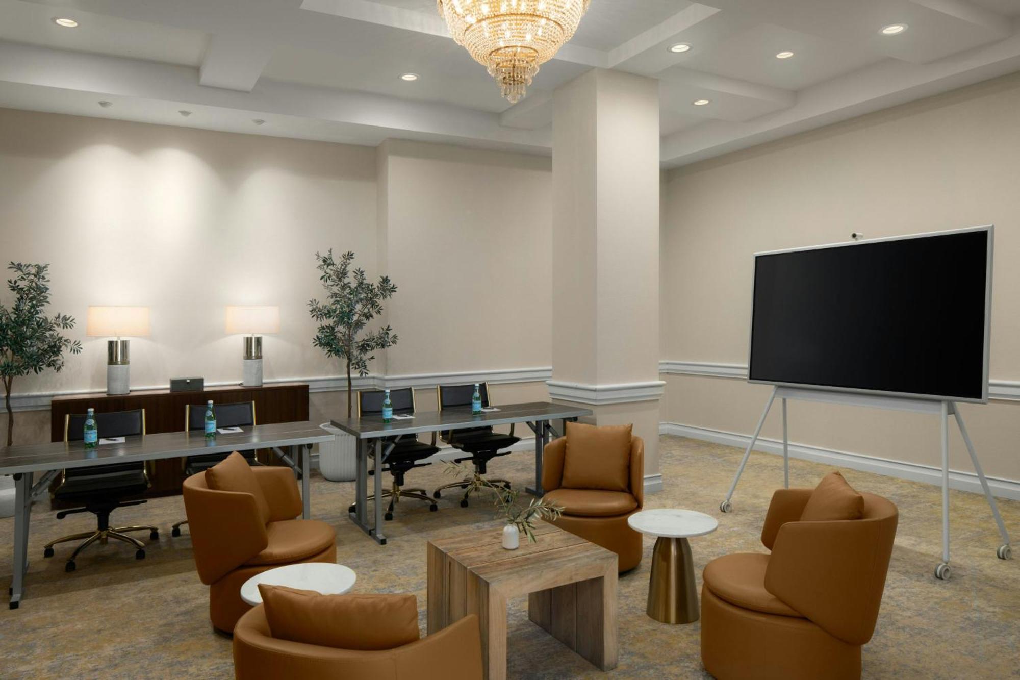 Sheraton Universal Hotel